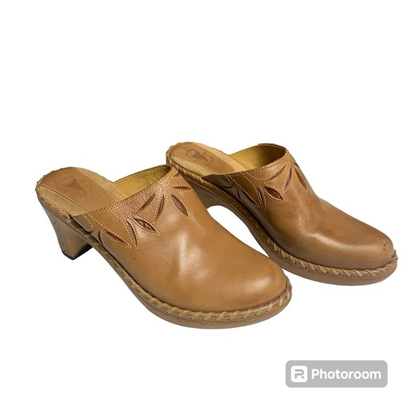 Frye Boots brown clogs size 7.5 in excellent condition - Picture 1 of 11